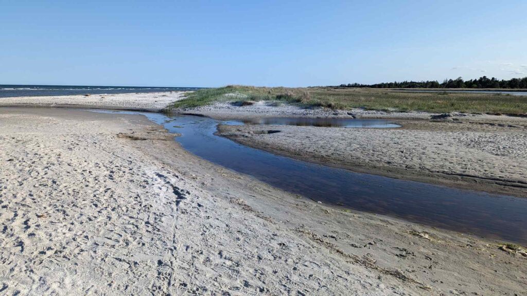 Hou Rende udløber på Hou Sydstrand.