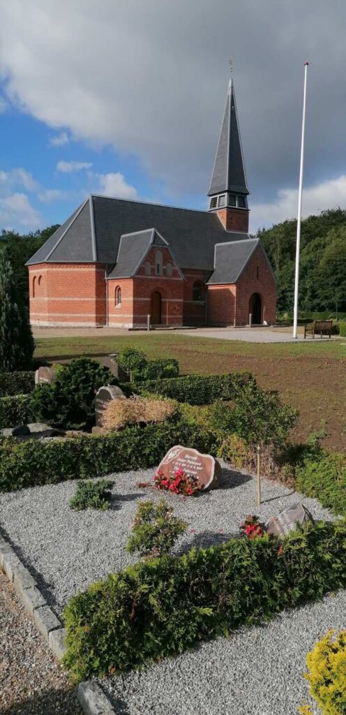 Hou Kirke som baggrund